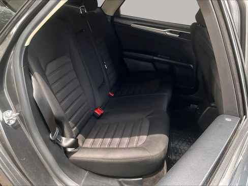Used 2020 Ford Fusion SE FWD image 20