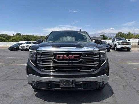 Used 2022 GMC Sierra 1500 SLT w/ SLT Premium Plus Package AWD/4WD image 2