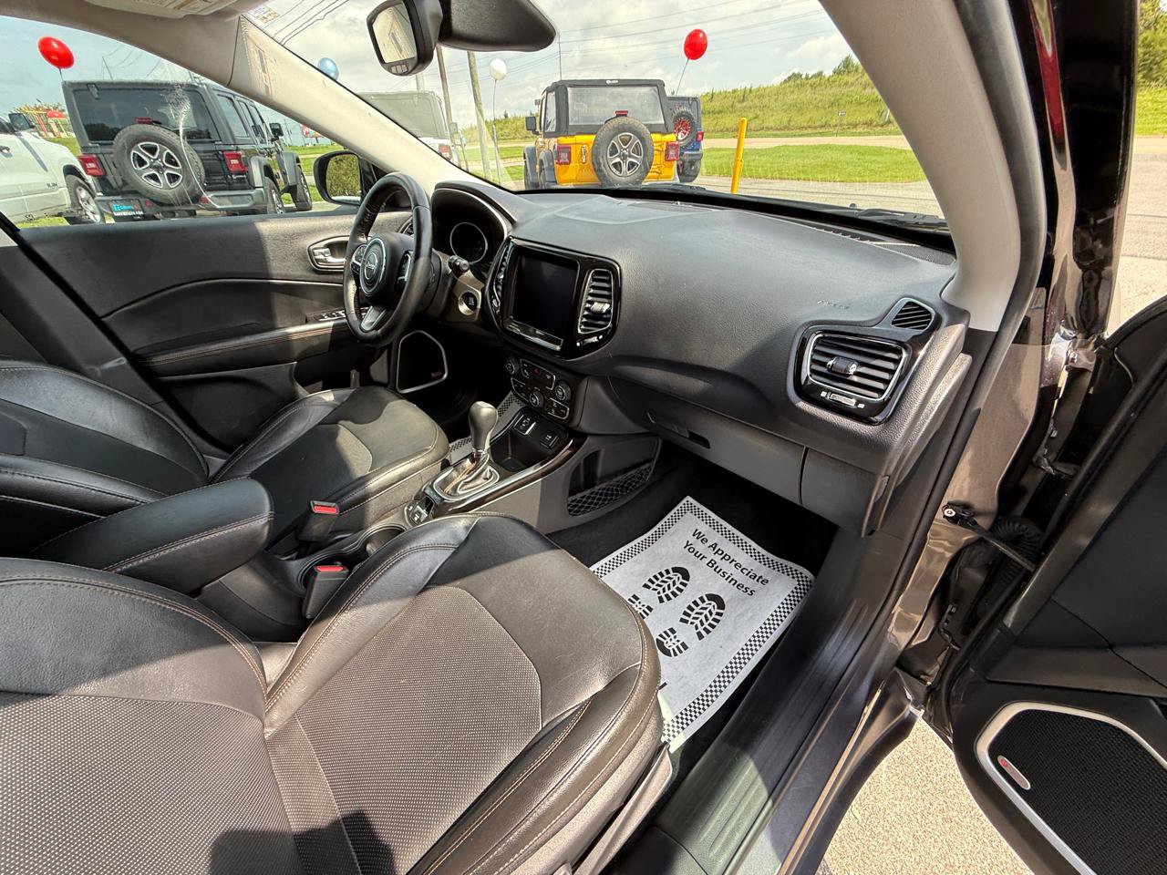 Used 2018 Jeep Compass Limited w/ Navigation Group FWD image 35