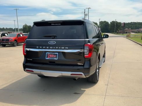Used 2022 Ford Expedition Limited image 7
