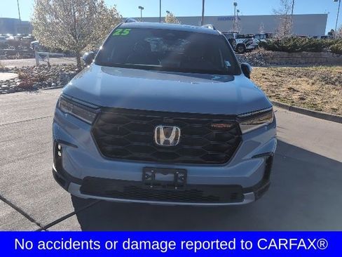 Used 2025 Honda Pilot TrailSport image 2