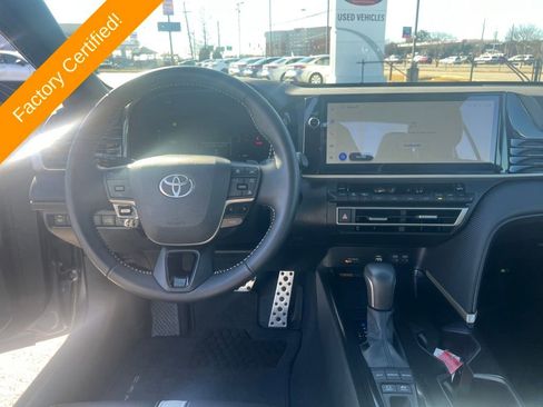 Used 2025 Toyota Camry SE image 15