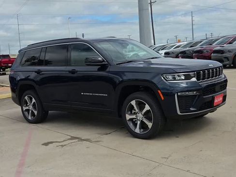 New 2026 Jeep Grand Cherokee L Limited RWD image 2