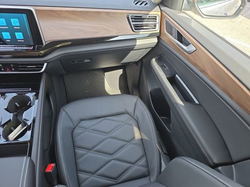 New 2026 Volkswagen Atlas SE image 17