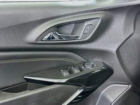 Used 2025 Chevrolet Trax LT FWD image 15