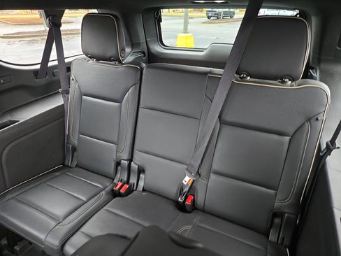 Used 2021 Chevrolet Suburban Premier w/ Premium Package image 23