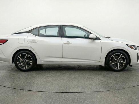 Used 2025 Nissan Sentra SV image 8