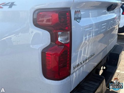 Used 2023 Chevrolet Silverado 1500 LT image 10