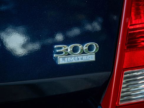 Used 2005 Chrysler 300 Touring image 17