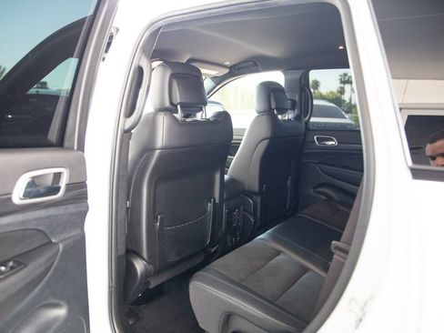 Used 2022 Jeep Grand Cherokee Laredo X AWD/4WD image 16