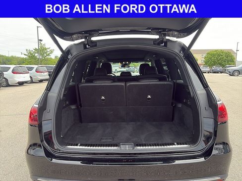 Used 2025 Mercedes-Benz GLS 450 4MATIC image 11