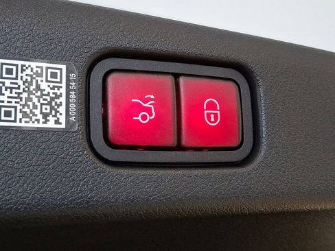 Used 2024 Mercedes-Benz E 350 4MATIC Sedan image 28