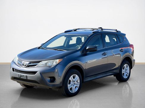 Used 2014 Toyota RAV4 LE image 3
