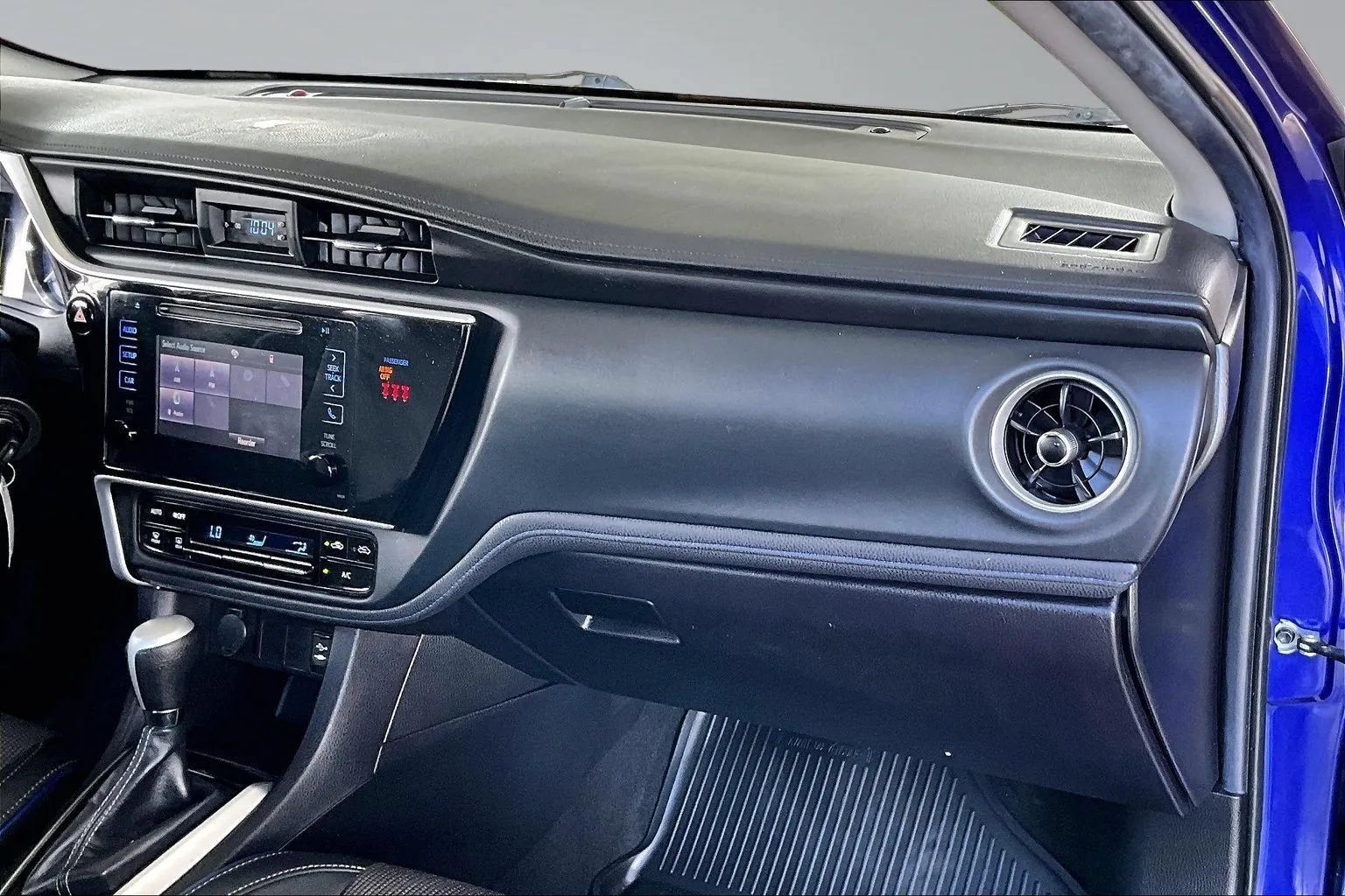 Used 2019 Toyota Corolla SE FWD image 23