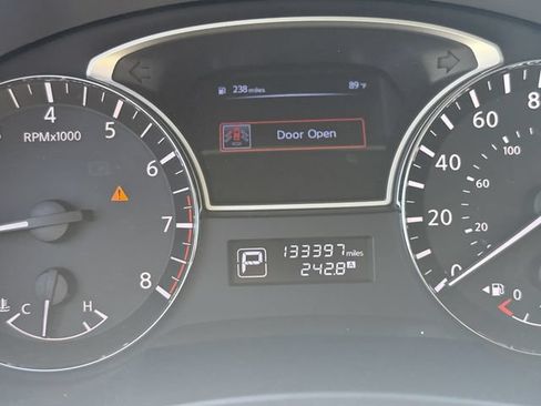 Used 2014 Nissan Altima 2.5 SL w/ Moonroof Package FWD image 34
