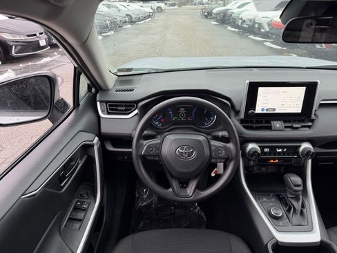 Used 2025 Toyota RAV4 LE AWD/4WD image 34