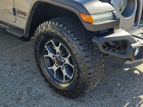 Certified 2018 Jeep Wrangler Unlimited Rubicon w/ LED Lighting Group AWD/4WD image 18