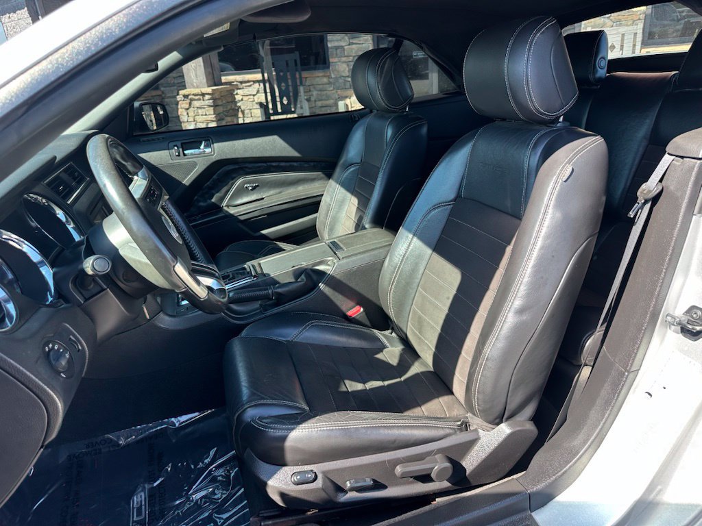 Used 2013 Ford Mustang GT Premium w/ Electronics Pkg RWD image 11