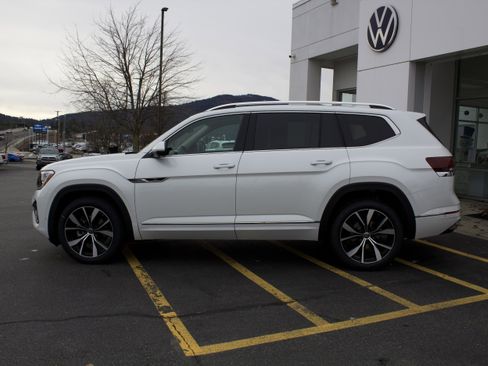 New 2026 Volkswagen Atlas SEL Premium R-Line AWD/4WD image 8