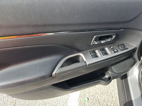 Used 2024 Mitsubishi Outlander Sport SE image 9