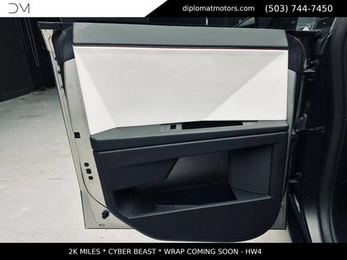 Used 2024 Tesla Cybertruck Cyberbeast AWD/4WD image 26