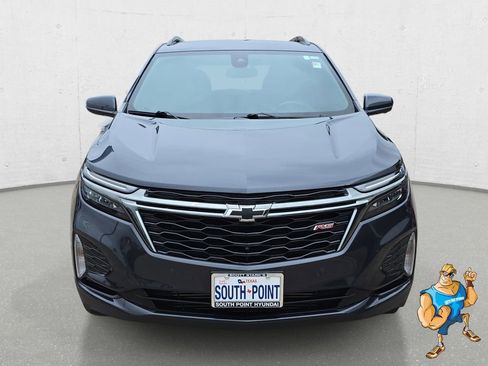 Used 2022 Chevrolet Equinox RS w/ Infotainment Package FWD image 2