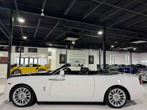 Used 2019 Rolls-Royce Dawn image 4