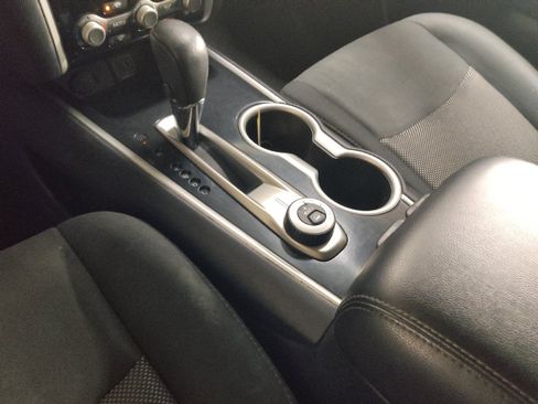 Used 2019 Nissan Pathfinder SV AWD/4WD image 26