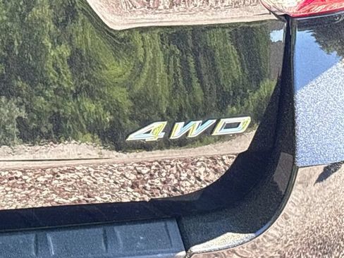 Used 2022 Ford Explorer XLT w/ Equipment Group 202A AWD/4WD image 13