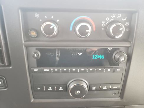 Used 2024 GMC Savana 2500 w/ Driver Convenience Package image 21