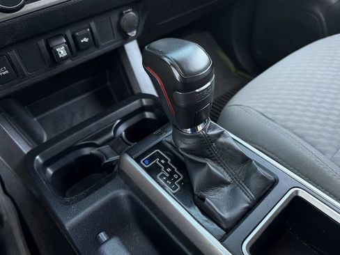 Used 2022 Toyota Tacoma SR5 RWD image 21
