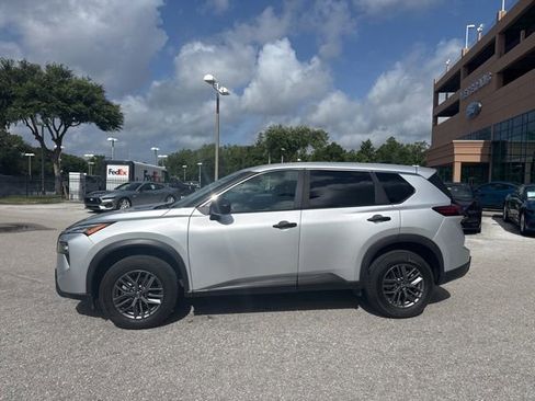 Used 2024 Nissan Rogue S FWD image 2
