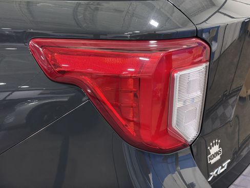 Used 2024 Ford Explorer XLT w/ Equipment Group 202A AWD/4WD image 18