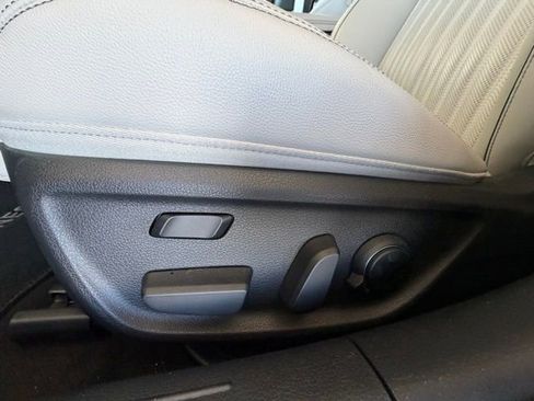 Used 2023 Genesis G70 3.3T w/ Sport Advanced Package image 31