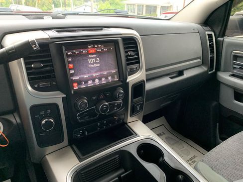 Used 2016 RAM 2500 SLT w/ Luxury Group AWD/4WD image 17
