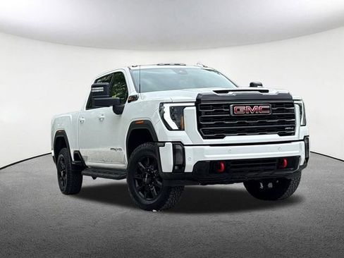 Used 2024 GMC Sierra 2500 AT4 w/ Technology Package AWD/4WD image 2