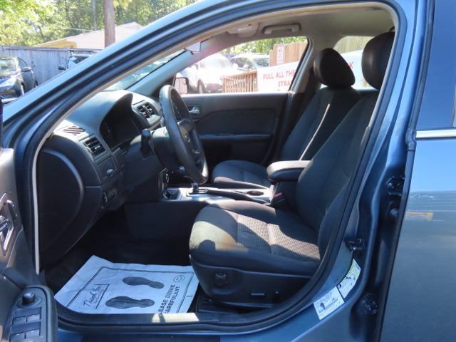 Used 2011 Ford Fusion SE FWD image 16