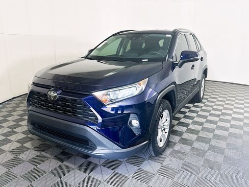 Used 2020 Toyota RAV4 XLE FWD image 7