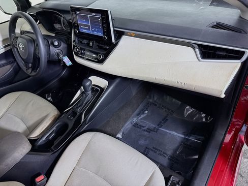 Used 2020 Toyota Corolla LE image 29