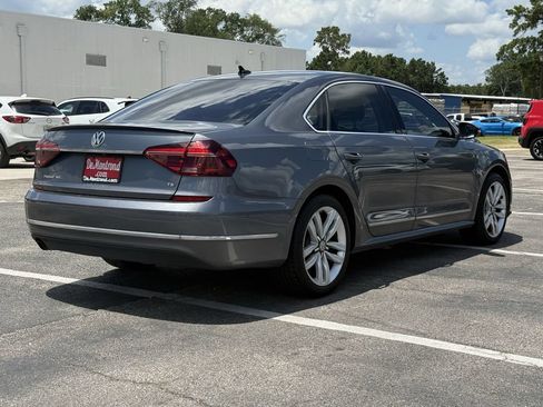 Used 2017 Volkswagen Passat 1.8T SEL Premium FWD image 5