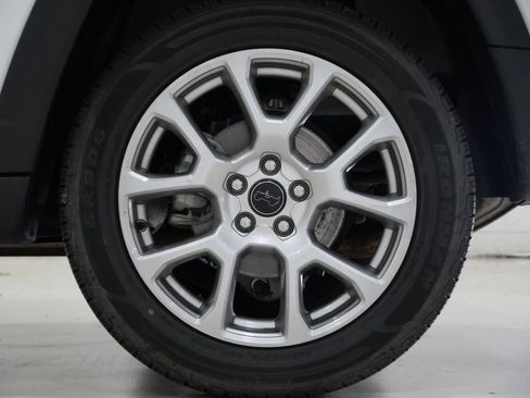 Used 2025 Jeep Compass Limited AWD/4WD image 9