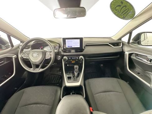 Used 2025 Toyota RAV4 XLE AWD/4WD image 3
