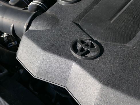 Used 2017 Toyota 4Runner SR5 image 28