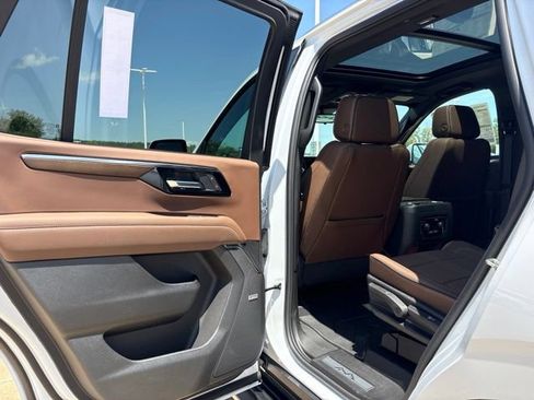 New 2026 Chevrolet Tahoe High Country w/ Sun And Tow Package AWD/4WD image 32