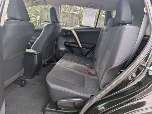 Used 2015 Toyota RAV4 LE AWD/4WD image 18