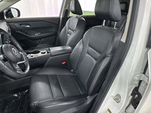 Used 2023 Nissan Rogue SV w/ SV Premium B Package image 10