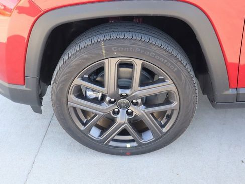 New 2026 Jeep Compass Latitude image 17