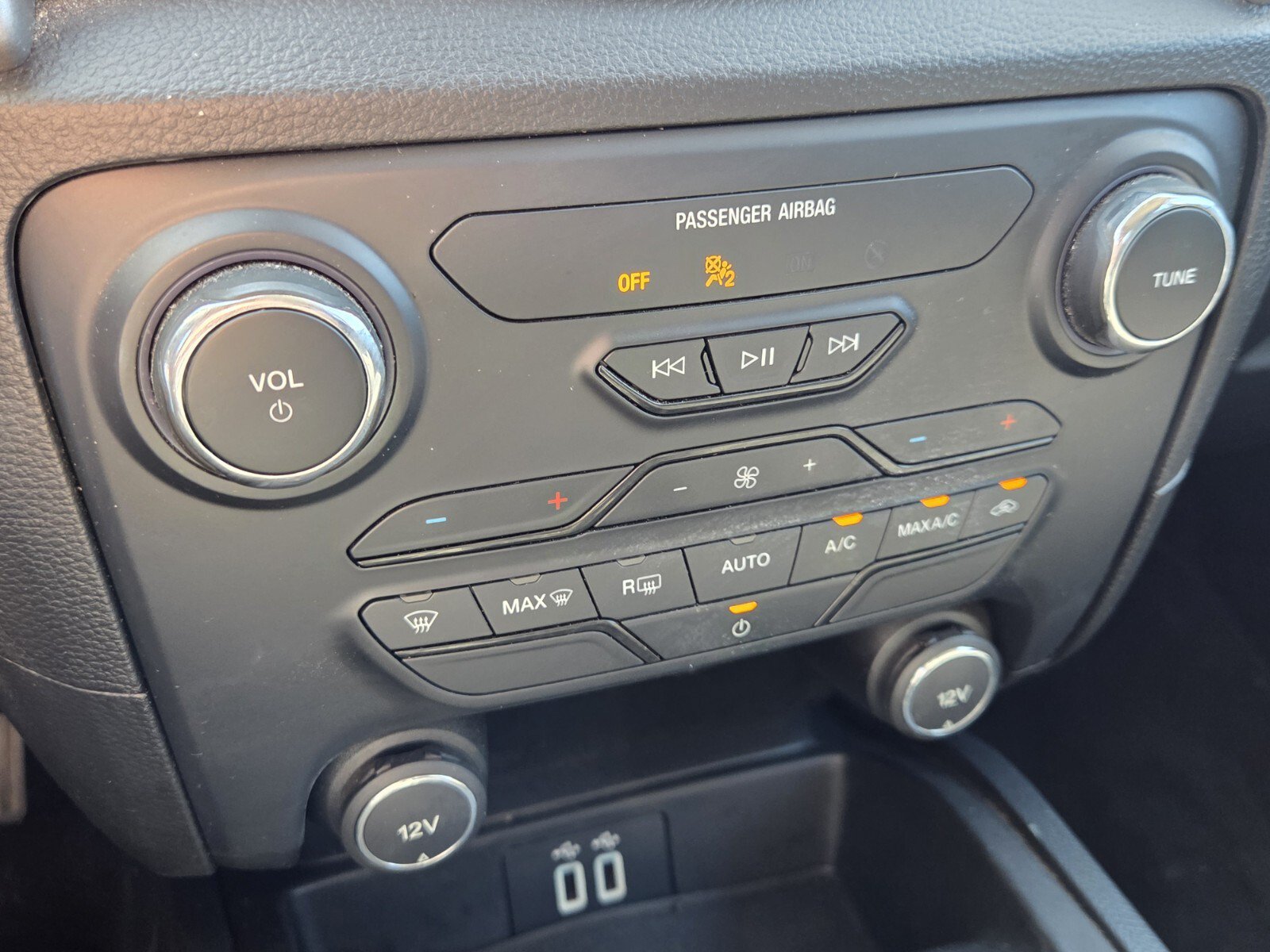 Used 2019 Ford Ranger XLT w/ Black Appearance Package AWD/4WD image 17