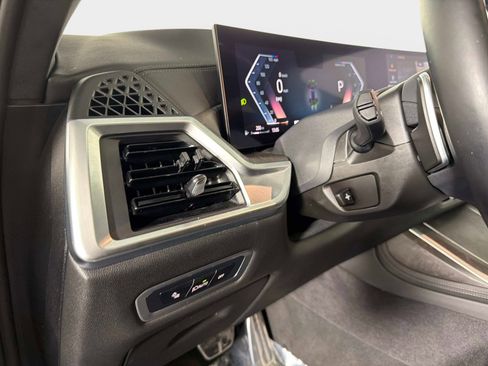 Used 2024 BMW X7 xDrive40i w/ M Sport Package AWD/4WD image 44