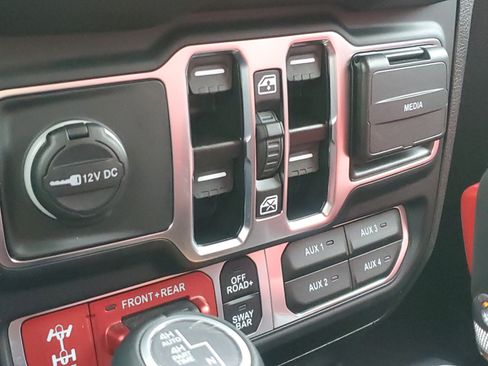 Used 2024 Jeep Wrangler Unlimited Rubicon 392 AWD/4WD image 25